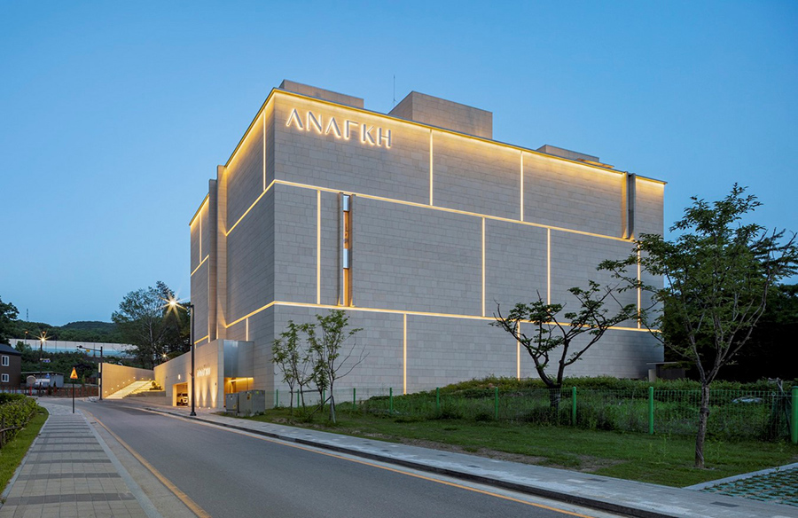 Exploring ANArKH Café & Restaurant by Simplex Architecture